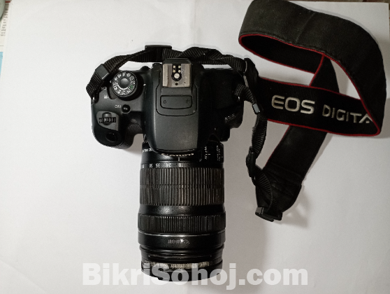 EOS 700D with 18-135 mm IS STM zoom lens